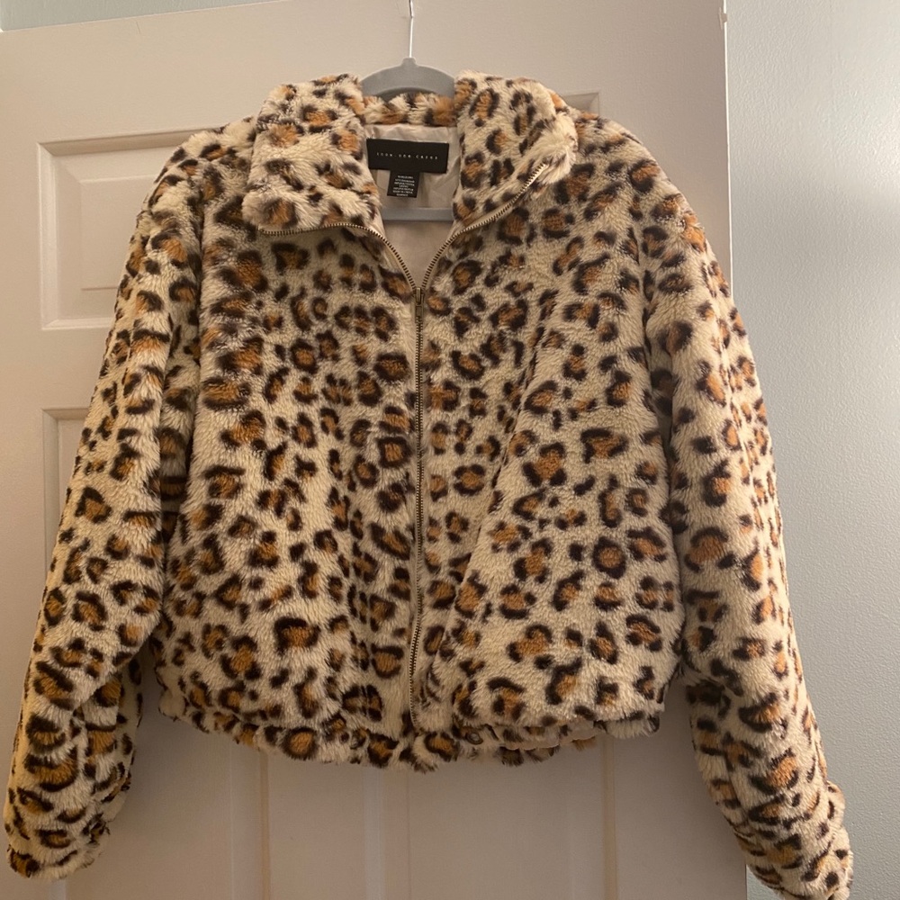 NEVER WORN!!!!! VS CHEETAH PRINT JACKET/COAT